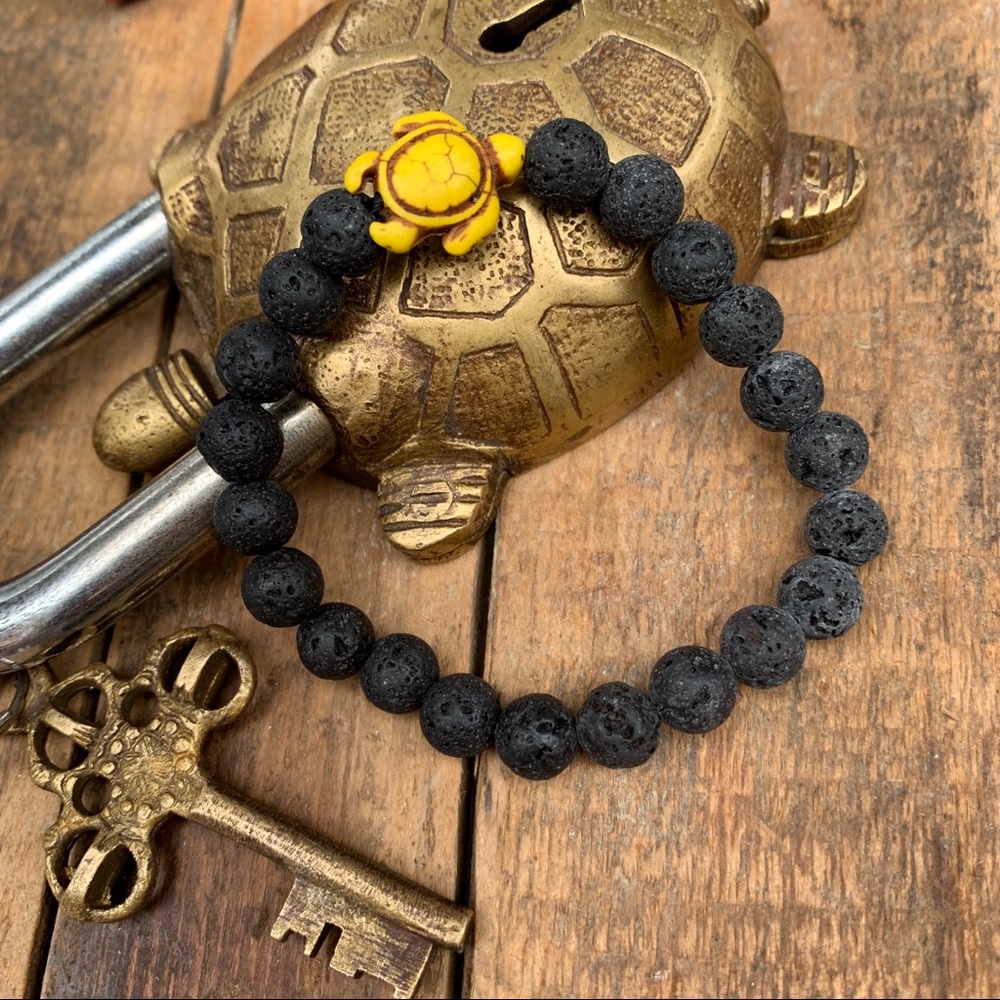 ✨LAVA BEAD DIFFUSER BRACELET W/TURTLE 8mm✨